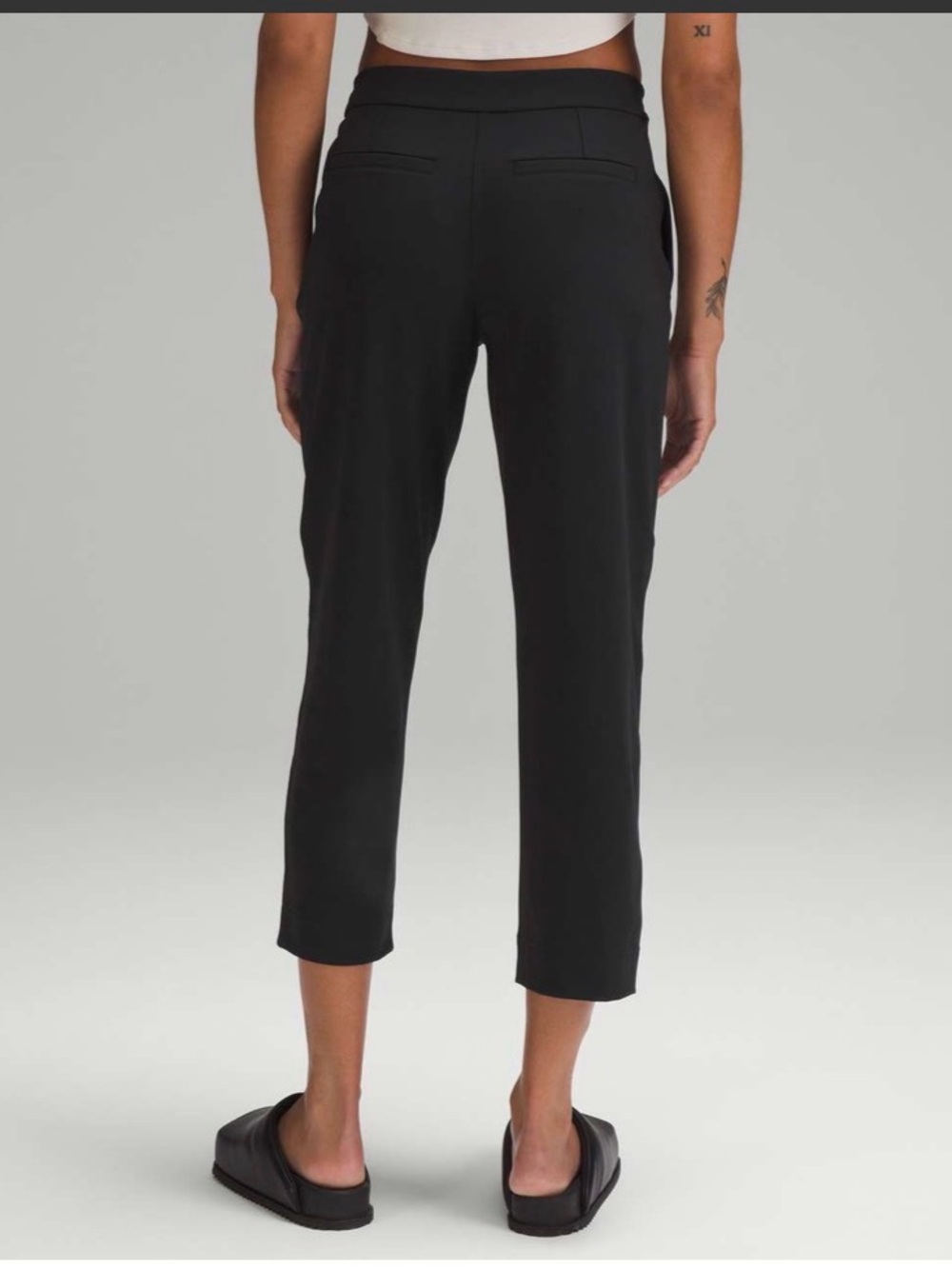 Lululemon Tapered Mid Rise Crop * Luxtreme 25” Sz 8